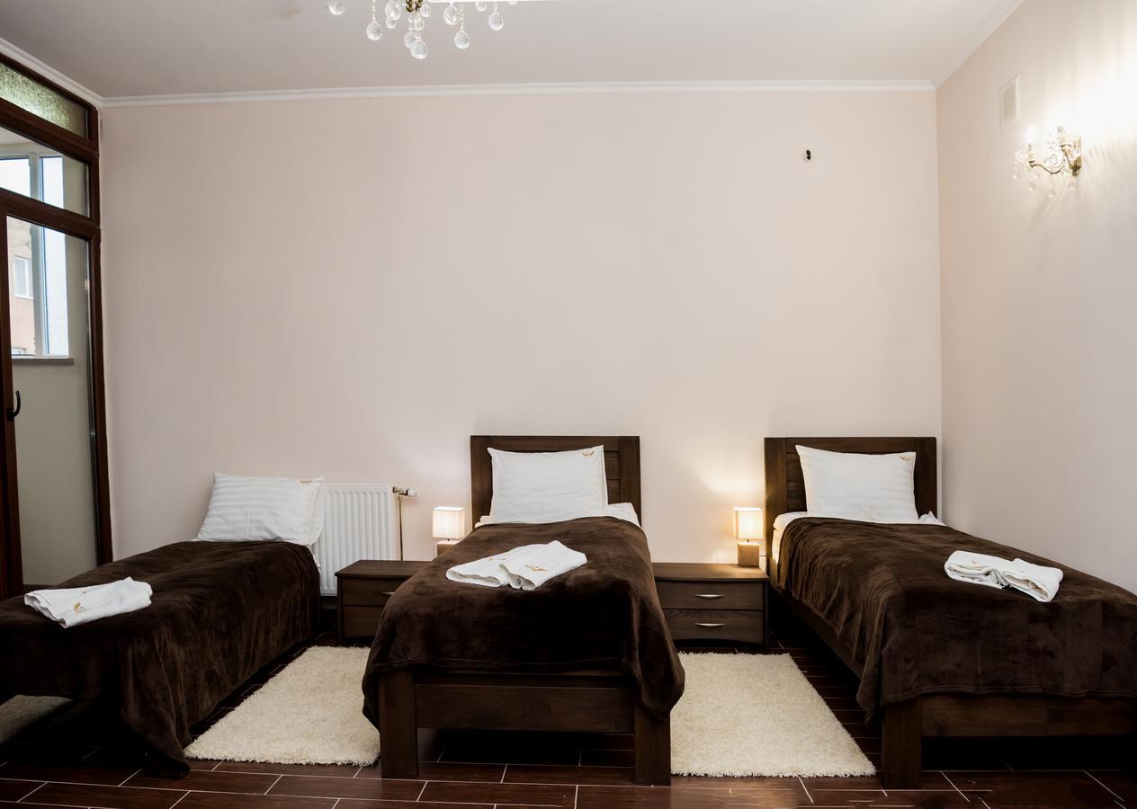 Hotel " Boutique " Uzhhorod Exterior photo
