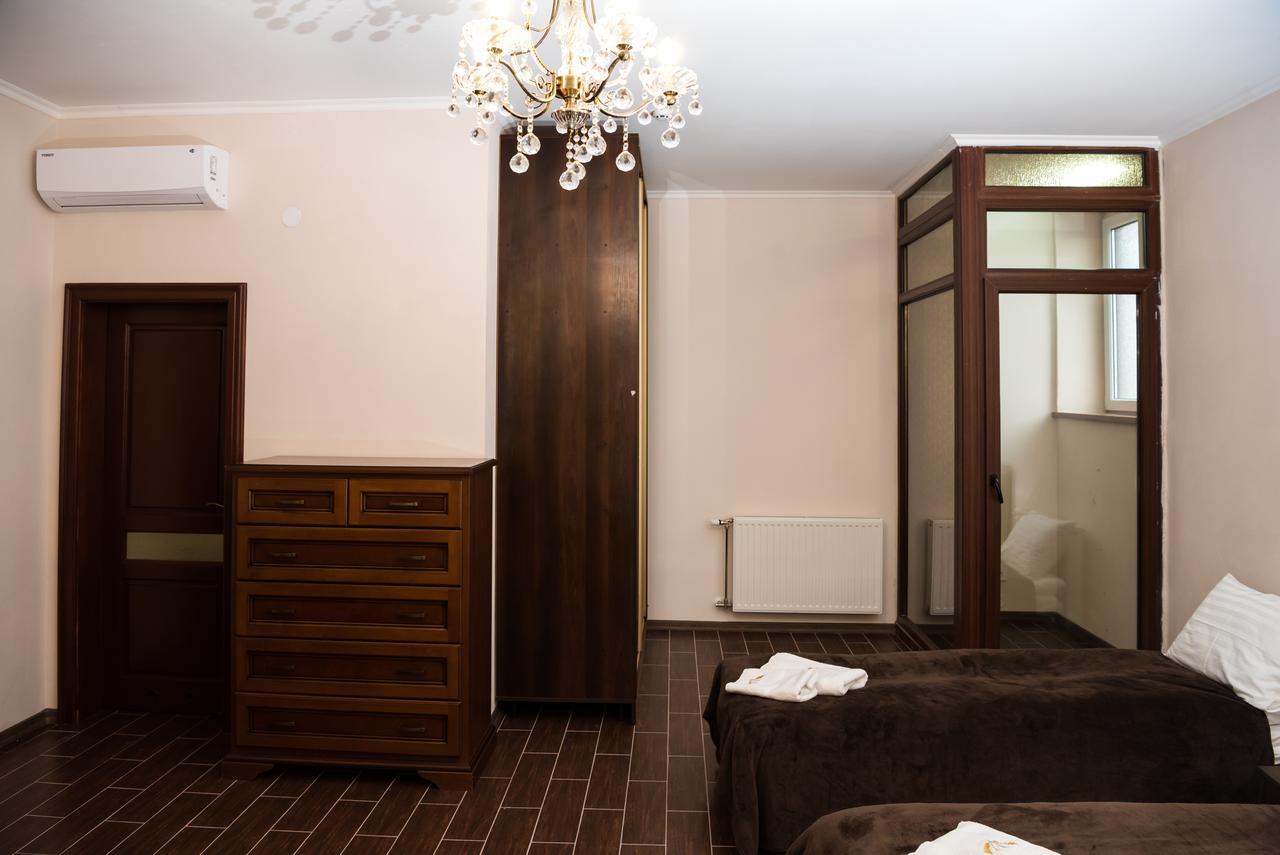 Hotel " Boutique " Uzhhorod Exterior photo